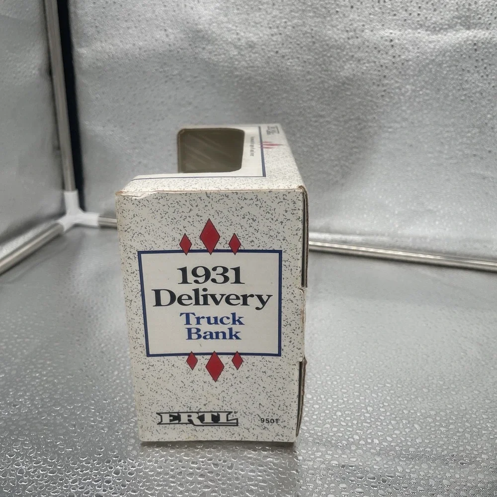 ERTL 1931 Delivery Truck Bank True Value‎ Hardware 1/34 Scale Die-Cast Metal NIB